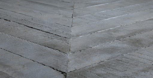 Coffrage en angle · Gris nature